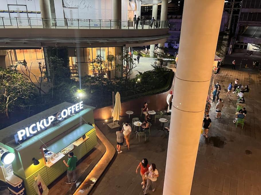Apartment In Air Residences, Makati With Wifi, Netflix, Pool, Mall And More 마닐라 외부 사진