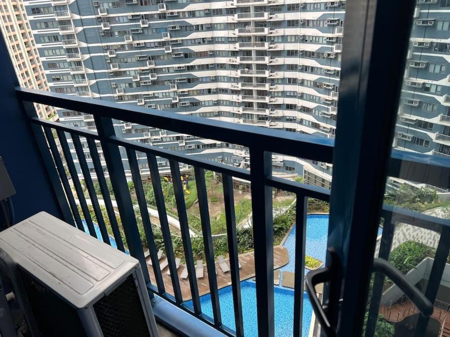 Apartment In Air Residences, Makati With Wifi, Netflix, Pool, Mall And More 마닐라 외부 사진