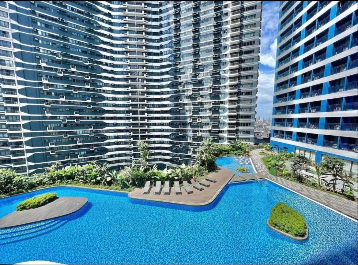 Apartment In Air Residences, Makati With Wifi, Netflix, Pool, Mall And More 마닐라 외부 사진