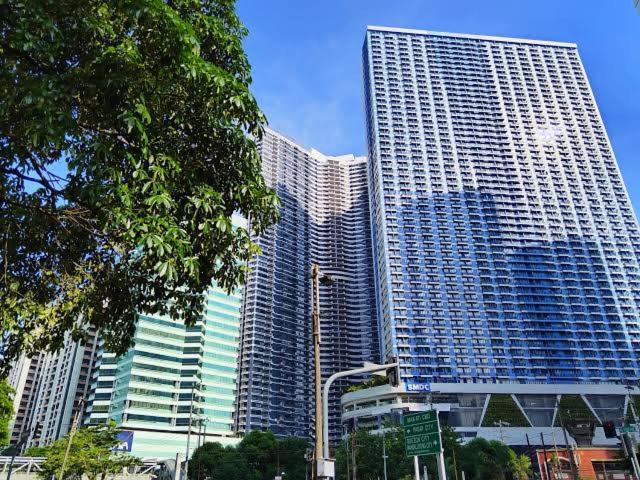 Apartment In Air Residences, Makati With Wifi, Netflix, Pool, Mall And More 마닐라 외부 사진